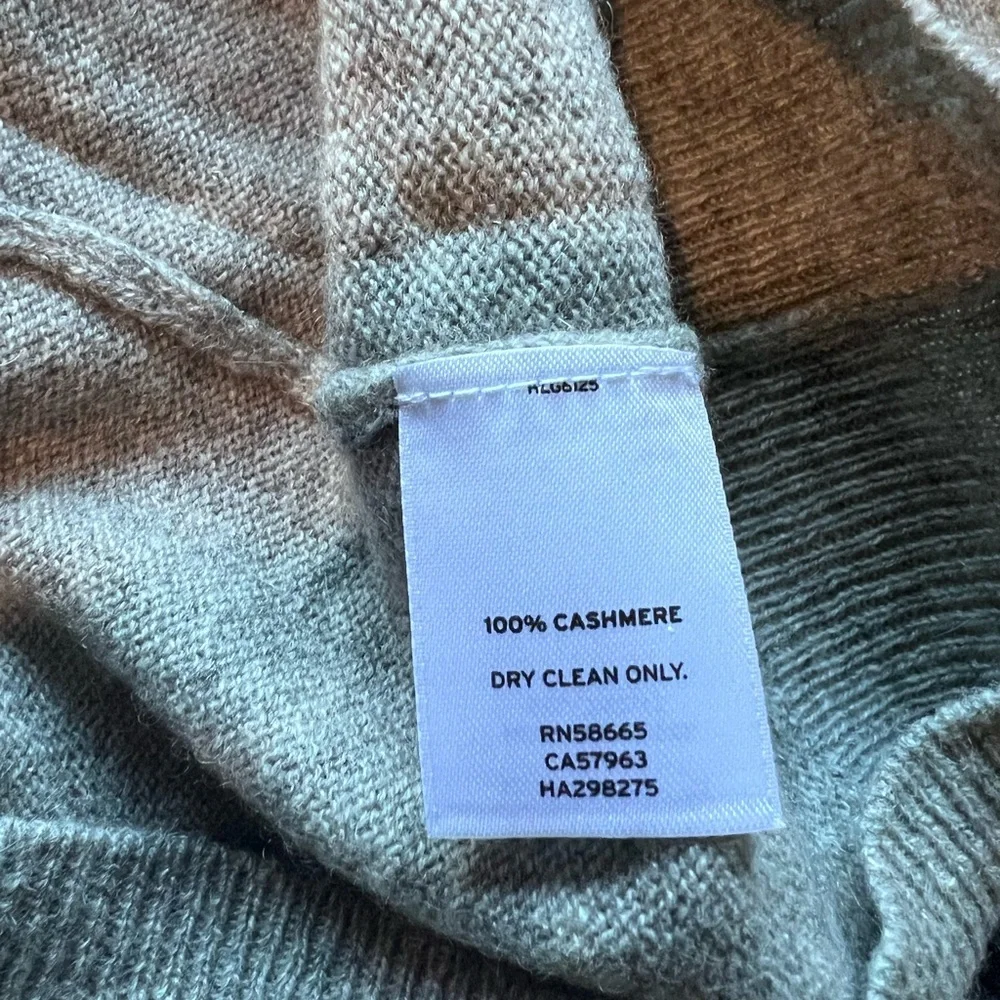 Halogen Nordstrom 100% cashmere gray animal print sweater Small S